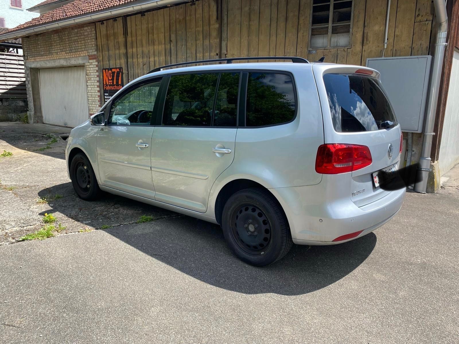 VW Automobili: VW Touran 1.4 TSI – Usato da Russikon venduto da Guilos 2