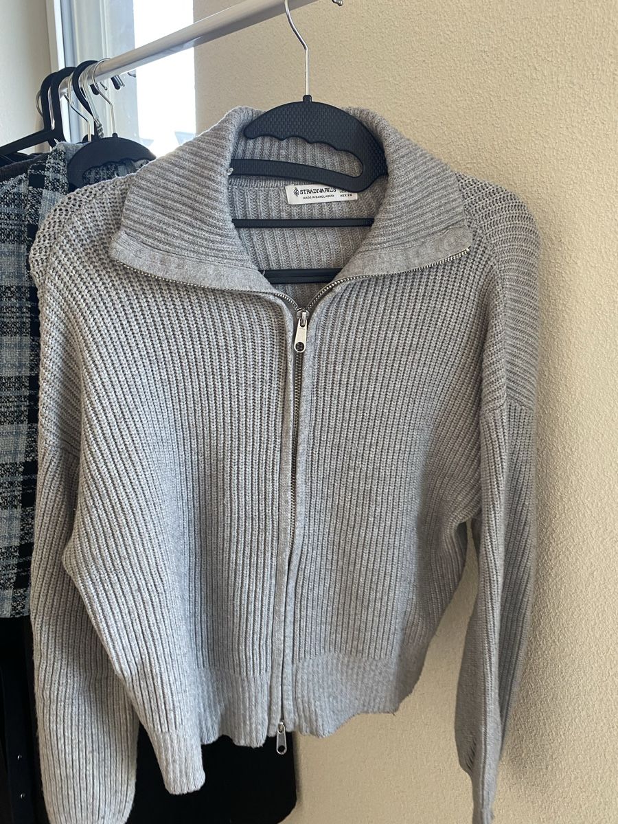Pullover & Sweatshirts: Sweatshirt  – Neu (gemäss Beschreibung) aus Kloten von Beatriz650