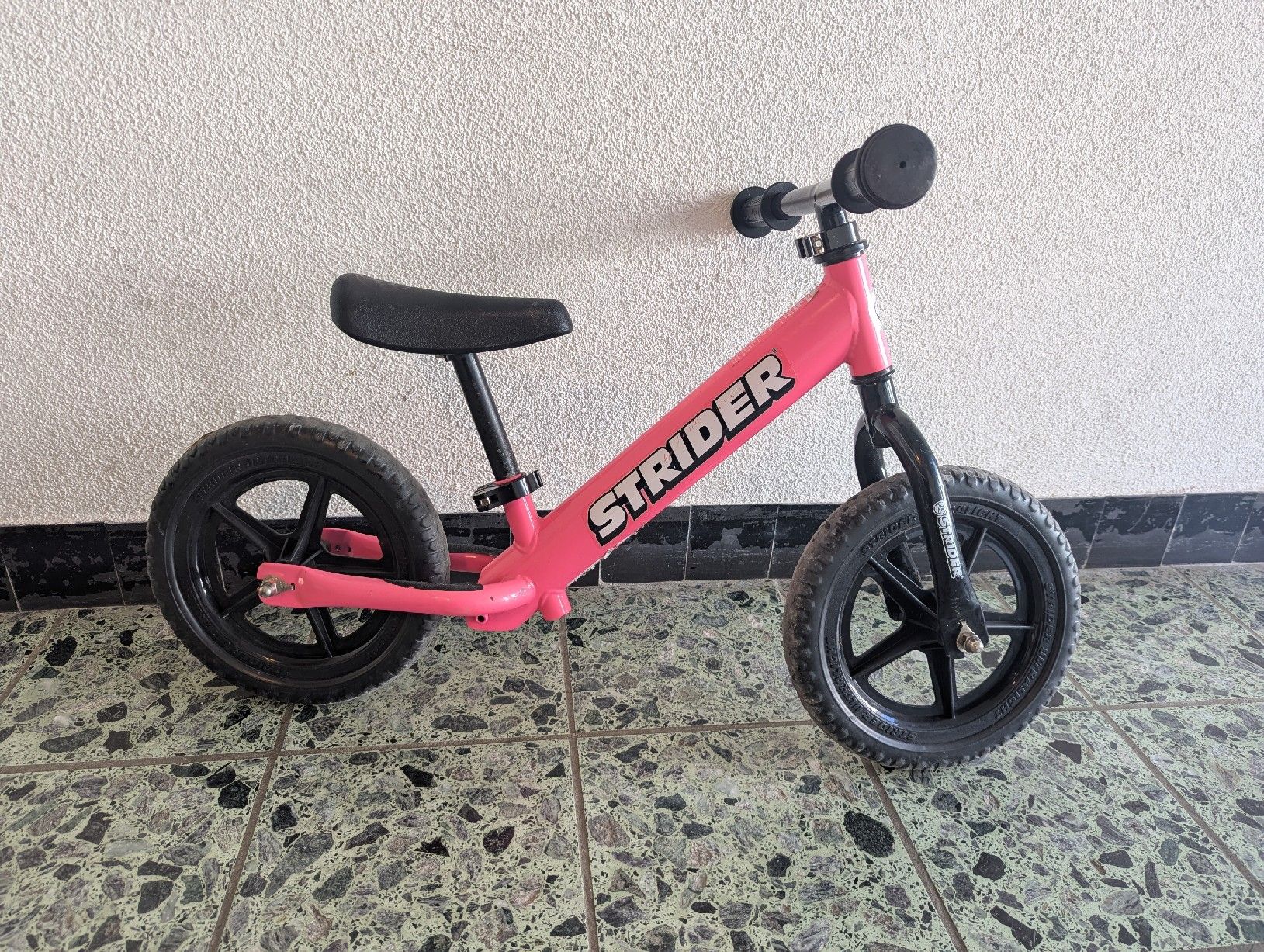Veicoli per bambini: Strider 12 Sport Laufrad Rosa – Usato da Steinmaur venduto da Ottelo