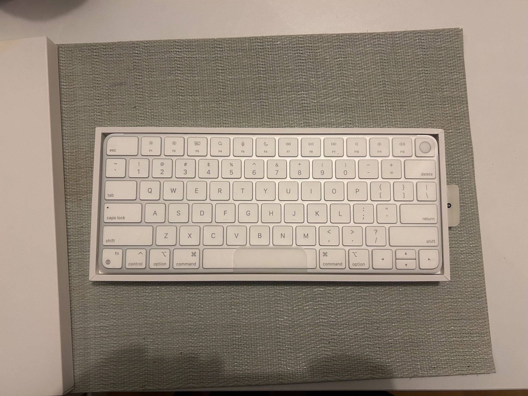 Apple Tastiere: Clavier Apple Magic Keyboard Touch ID occasion blanc – Usato da Orbe venduto da jjmc