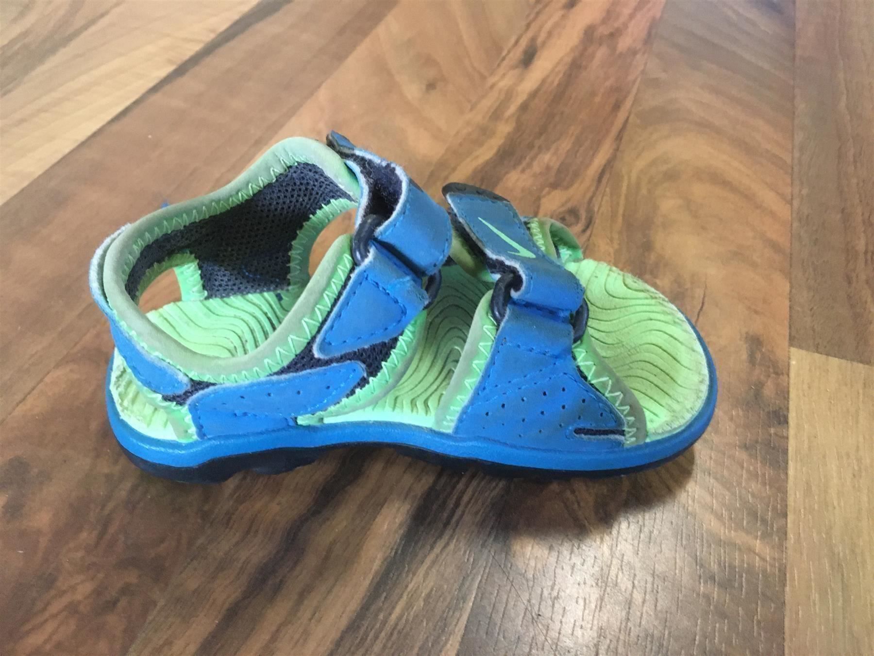 Nike Scarpe per ragazzi: Sandalen blau, NIKE, Grösse 21 – Usato da Schötz venduto da Jekyll666 1
