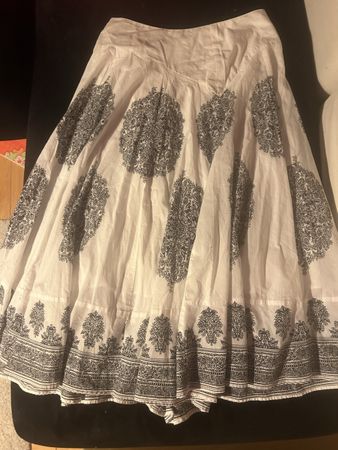 Jupe longue Promod, blanche et noire, taille M