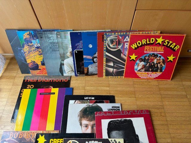 Dischi in vinile: 1 Posten mit 21 Langspielplatten Pop / Rock – Usato da Stein am Rhein venduto da glocky