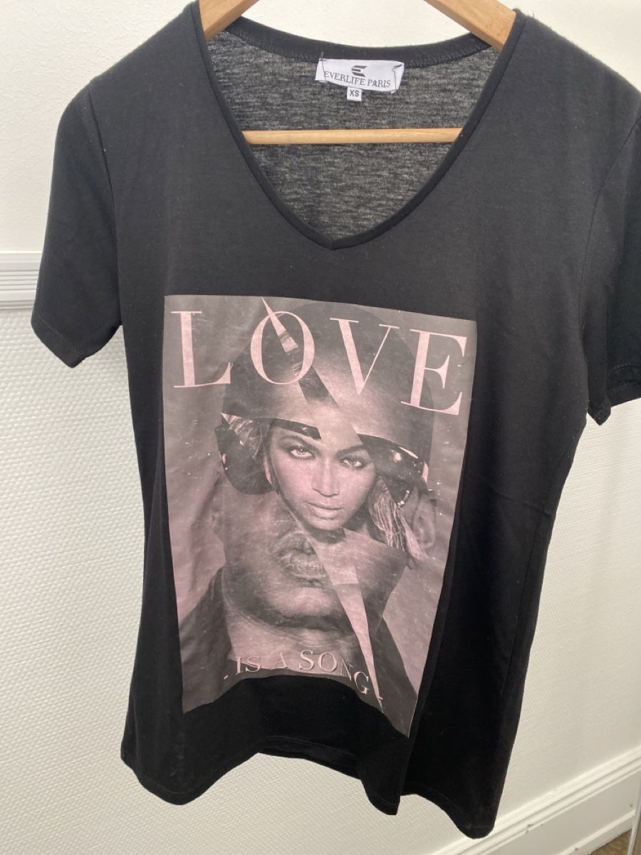 T-shirt: T Shirt – Nuovo (secondo la descrizione) da Luzern venduto da Willimaus