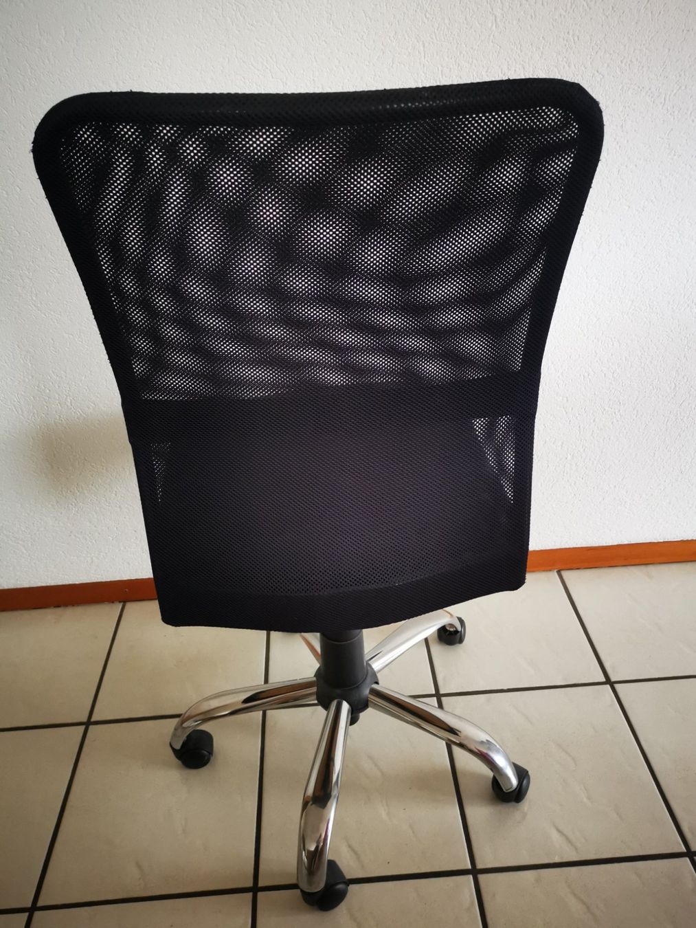 Sedie: Chaise de bureau ergonomique noire – Usato da Courtepin venduto da mara_1808 5
