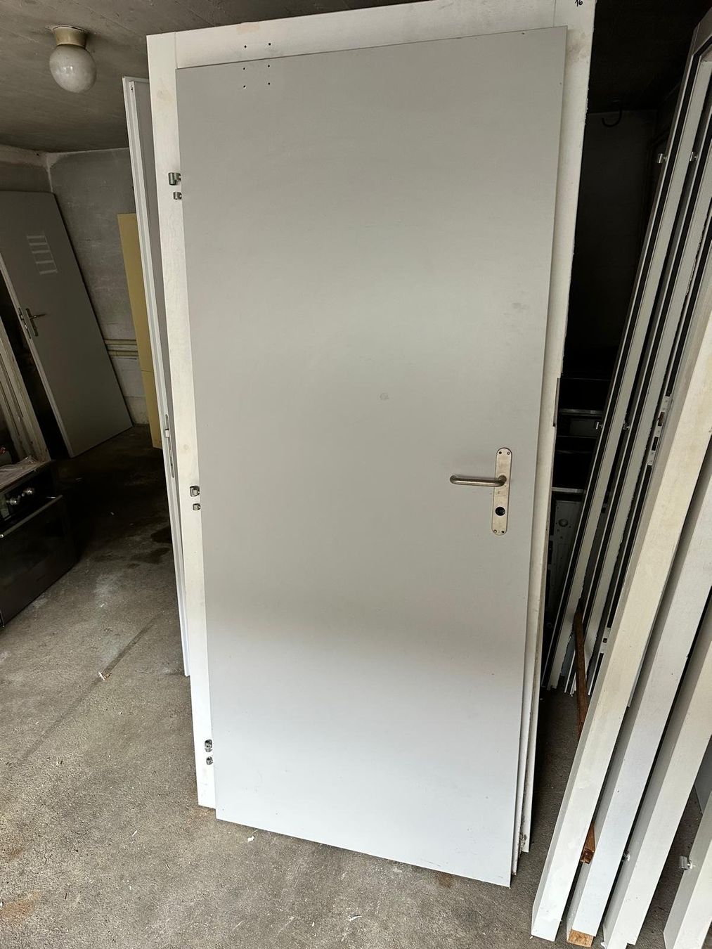 Porte: kllertüre mit Rahmen – Usato da Spreitenbach venduto da Space_X