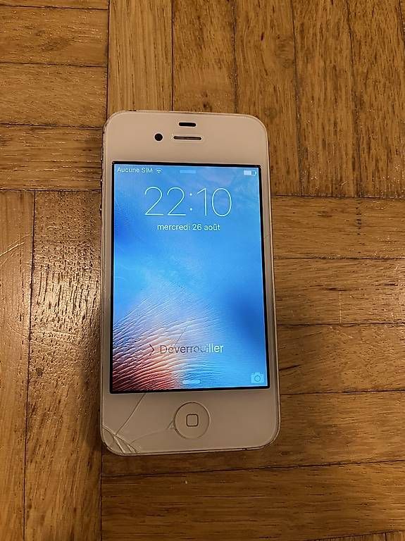 Apple Telefoni cellulari / Smartphones: iphone 4 fonctionnel – Usato da St-Sulpice VD venduto da fra_6p6z