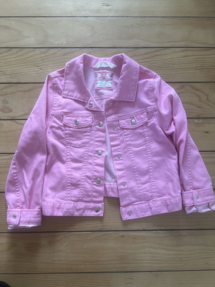 H&M Jacken & Mäntel: Jeansjacke in Grösse 134 – Gebraucht aus Allschwil von Fabienne0124