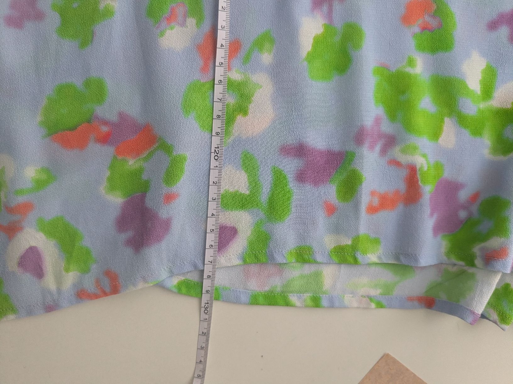 Kleider: Kleid CKS Blumenmuster Blau Lila Grösse 36 – Gebraucht aus Rorschach von olg_5qq2 5