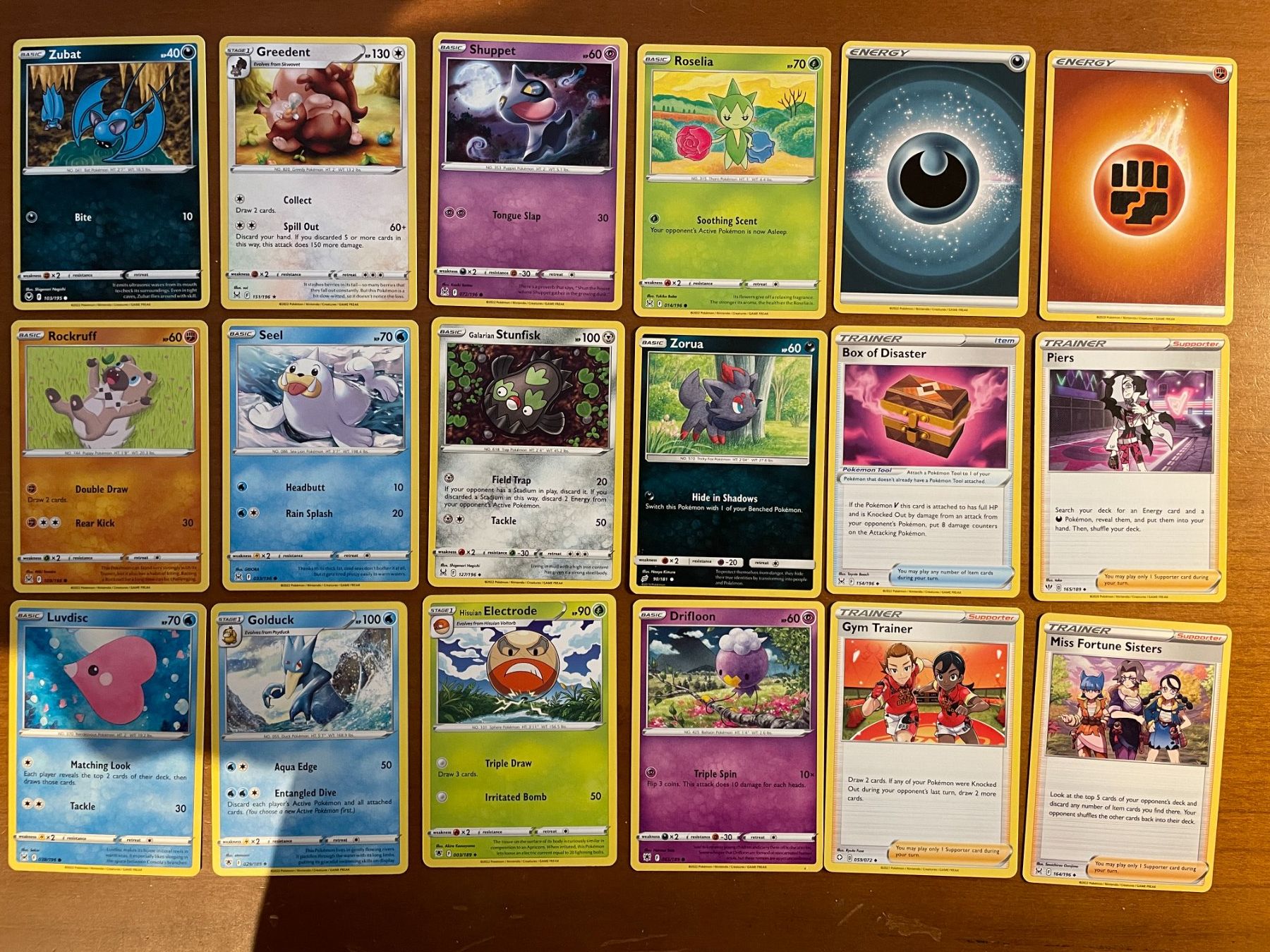 Pokémon Carte collezionabili: Pokemon Karten Set (Versand gratis) – Nuovo (secondo la descrizione) da Chur venduto da Angerson