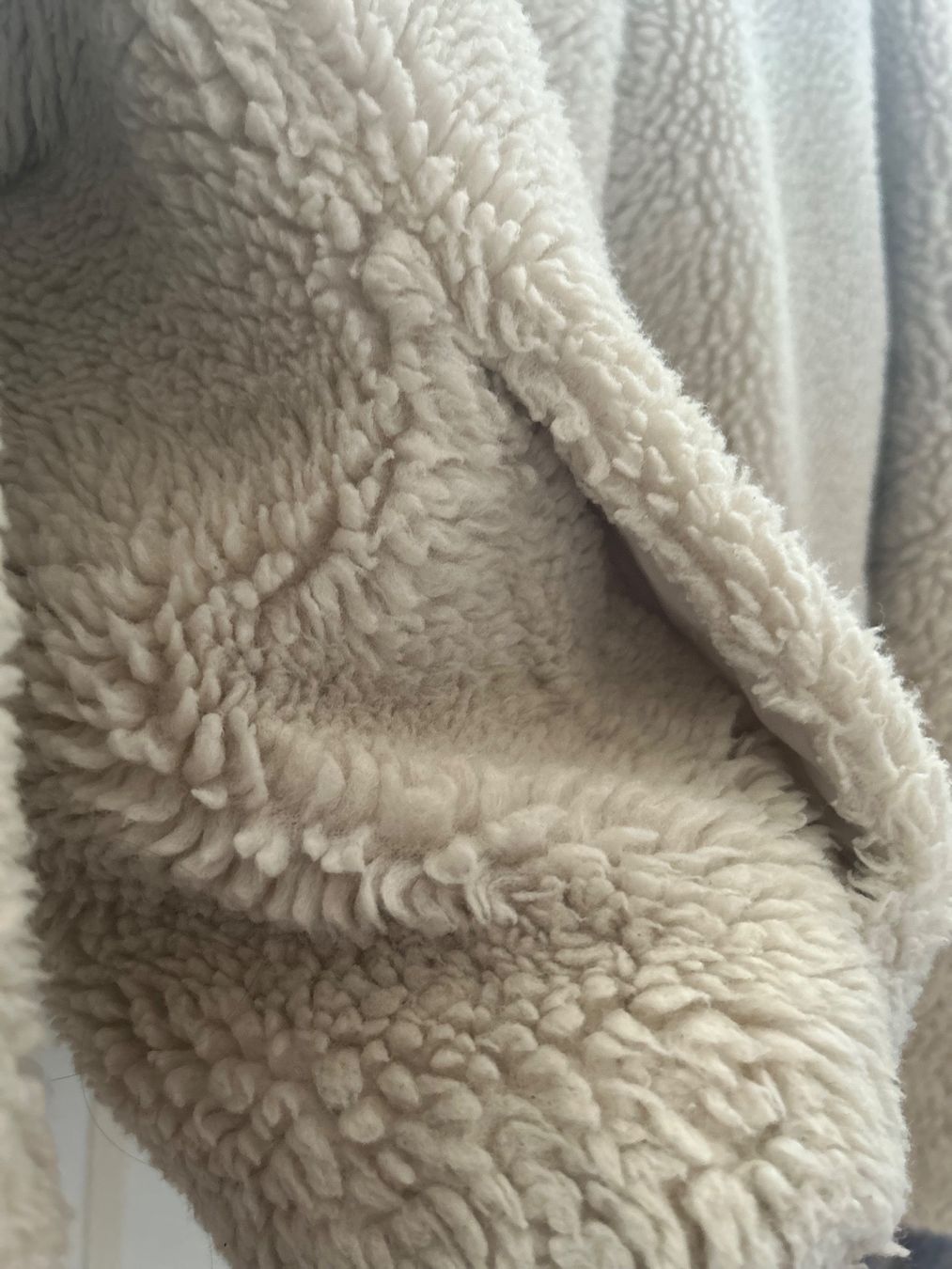 H&M Jacken: H&M Teddyjacke – Gebraucht aus Dättwil AG von fio_d76l 4