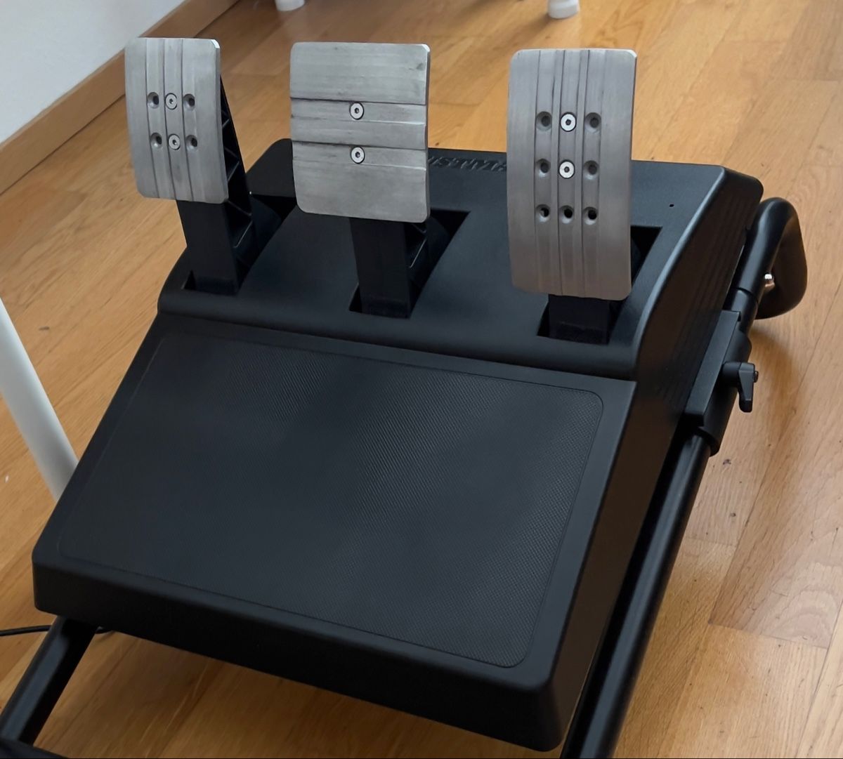 Thrustmaster Controller: Thrustmaster Sim-Racing Setup!! – Neu (gemäss Beschreibung) aus Basel von Jeskoooo 1