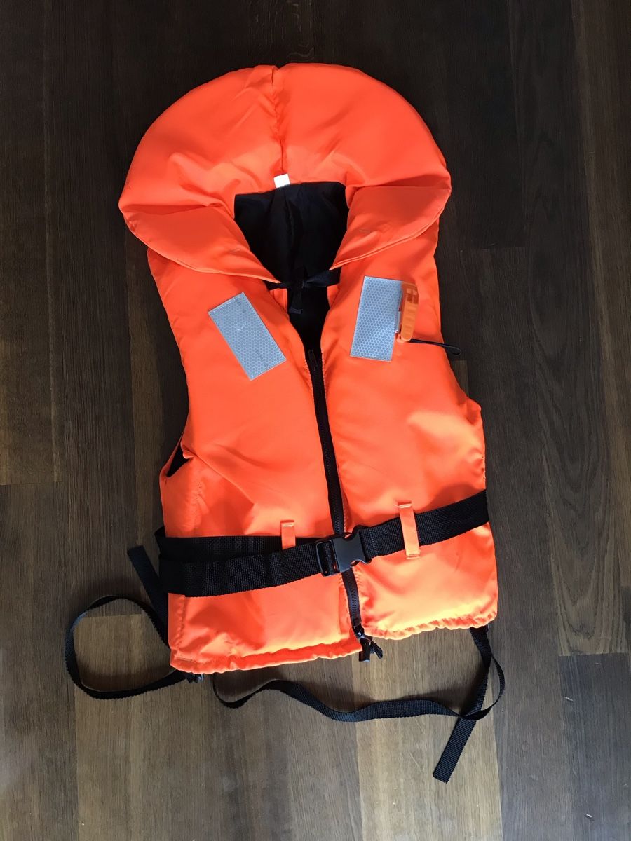 Giubbotti di salvataggio: Orange Rettungsweste, Schwimmweste, Grösse M – Usato da Rekingen AG venduto da Coconuts