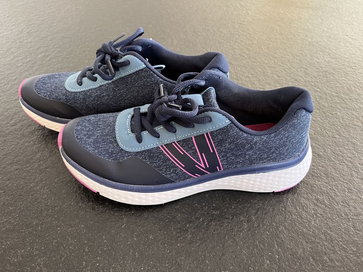 Damenschuhe: Vty Damen Turnschuhe, Gr. 37 – Gebraucht aus Ittigen von franzis6
