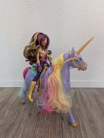 Unicorn Academy Rainbow Light-Up Wildstar & Puppe Sophia.