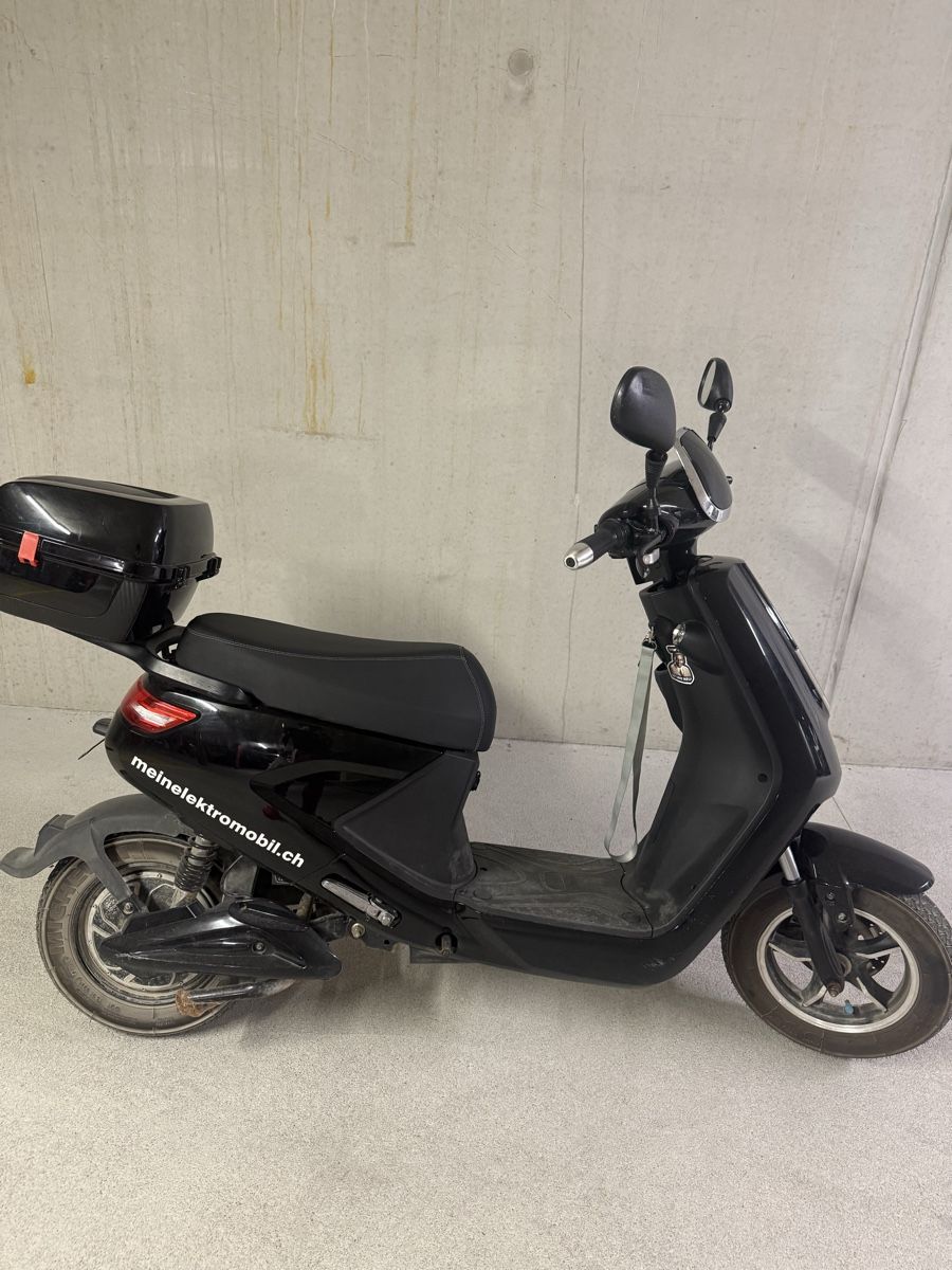 Voiturettes électriques: Elektro roller / Elektro scooter  – D'occasion à Cortaillod par mah_tg2m 5