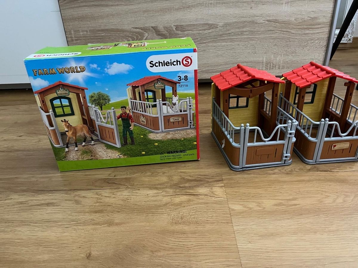 Schleich Giocattoli: Schleich Reitstall und Zusatzställe – Usato da Langnau i.E. venduto da naftali 1