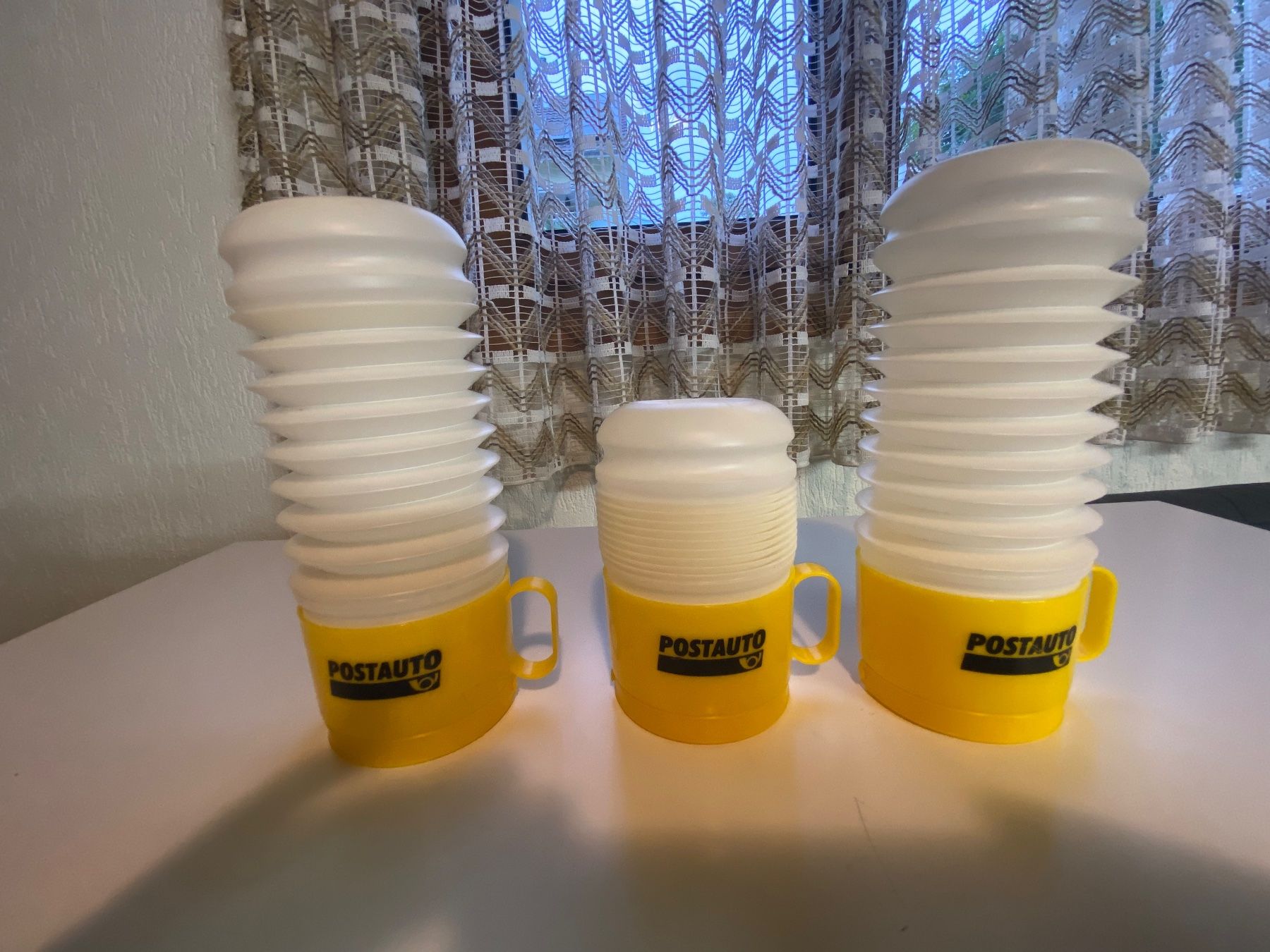 Borracce & Thermos: 3 Becher mit Flasche" POSTAUTO" (Werbegeschenk aus den 80er) – Nuovo (secondo la descrizione) da Baar venduto da Toefflibaar 1