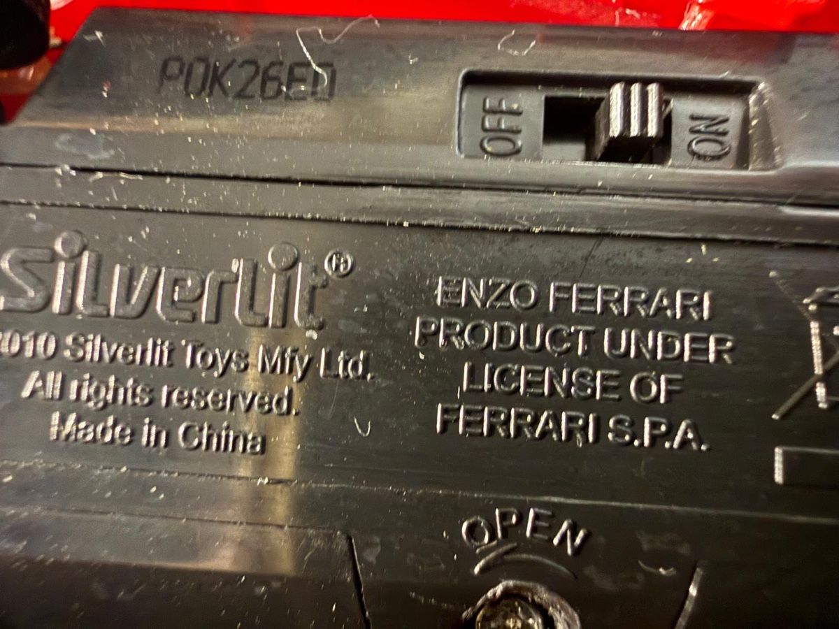 Ferrari Modellini d'auto: Voiture télécommandée Ferrari Enzo rouge Silverlit 2010 – Usato da Henniez venduto da jcf_6rzc 4