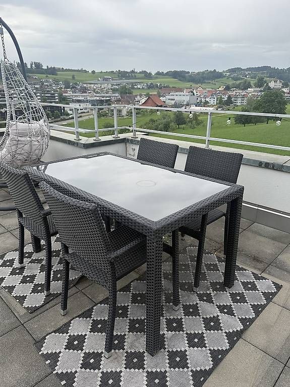 Set di tavolo e panche: Garten Tisch mit 4 Stühlen – Usato da Wil SG venduto da unikat