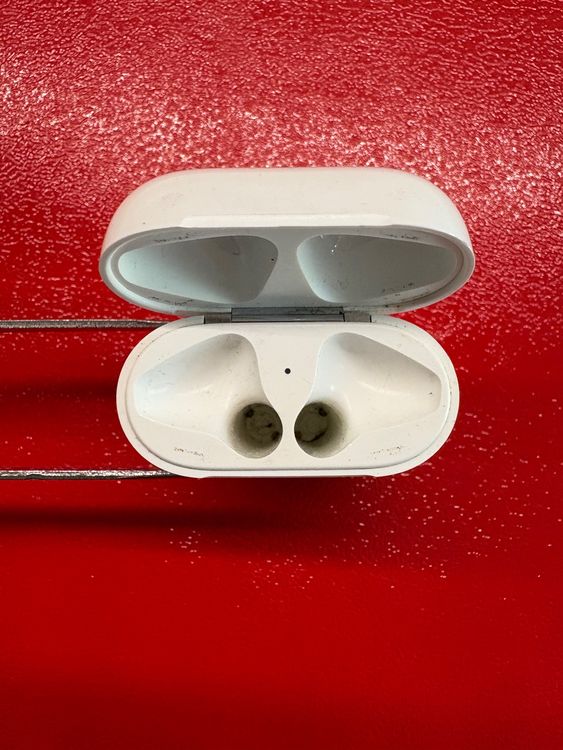 Apple AirPod 2 5
