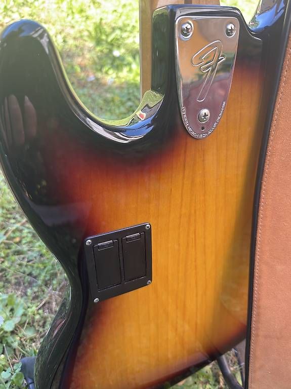 Strumenti musicali: Fender Jazz Bass Marcus Miller  2013 Préamp 18V – Usato da Ecublens VD venduto da Viret48 3