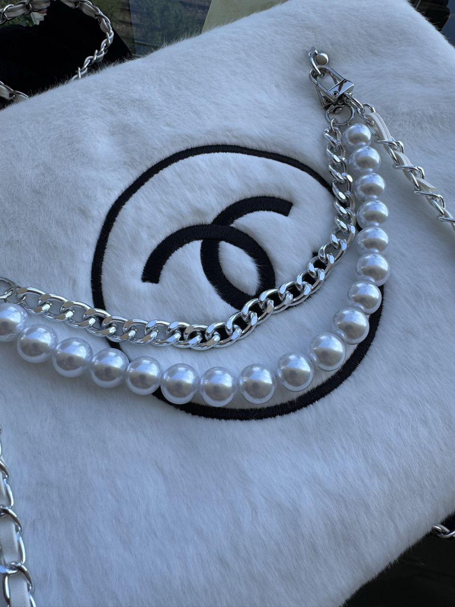 Chanel Borse da donna: Sac Chanel VIP fourrure blanche  – Nuovo (secondo la descrizione) da Neuchatel venduto da mar_9blm 6