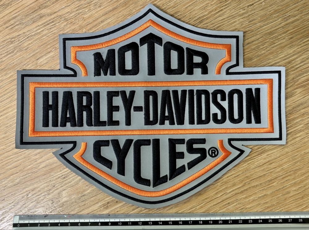 Harley-Davidson Toppe: Harley-Davidson Rückenaufnäher Emblem gross (neu) – Nuovo (secondo la descrizione) da Aarau venduto da mxpx_1981