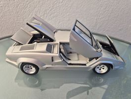 Lamborghini Countach 1989 Anniversary von Riko 1:18