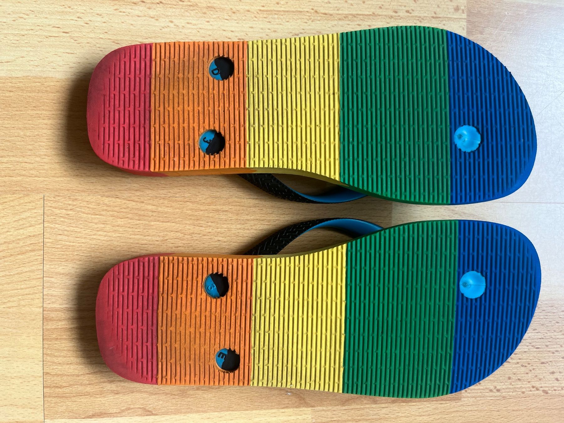 Havaianas Scarpe da uomo: Havaianas in Regenbogenfarben - Gr.37/38 – Usato da Basel venduto da kaf_q5j2 2