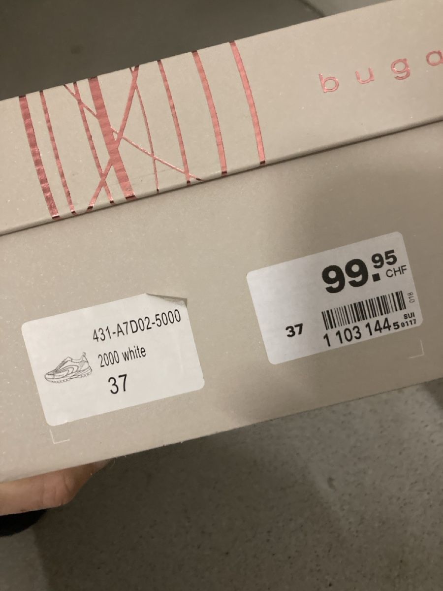 Bugatti Chaussures femmes: Bugatti Sneaker weiss – Neuf avec emballage d'origine à Dielsdorf par Chantal1988 2