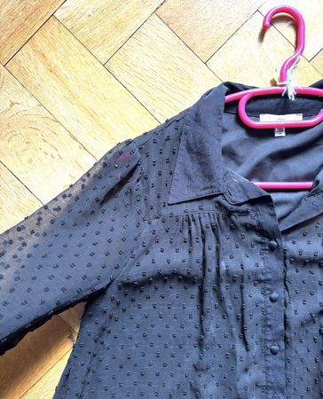 Robe noire à pois taille 38 état neuf