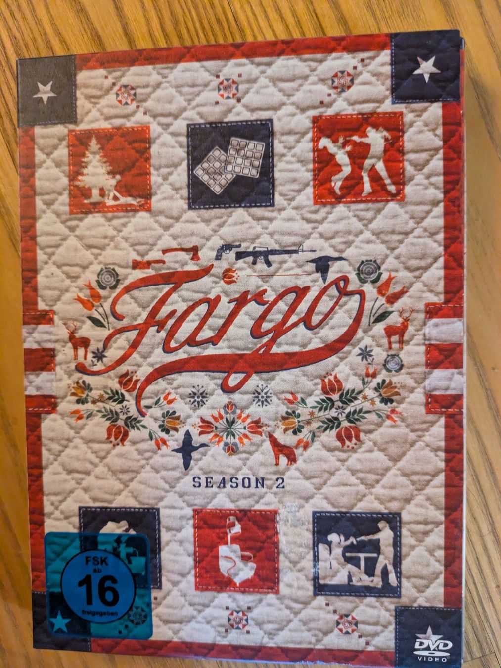 Tutti i DVDs: Fargo - Season 2 [4 DVDs] – Usato da Männedorf venduto da Pacer19