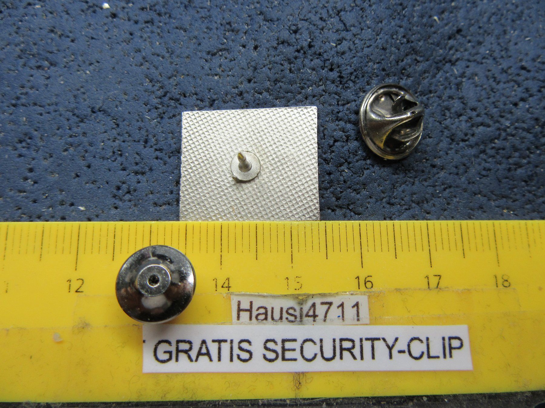 Placchette & Badge: S 20 YEARS PIN SILBRIG GEPRÄGT – Usato da Ettingen venduto da Hausi4711 2