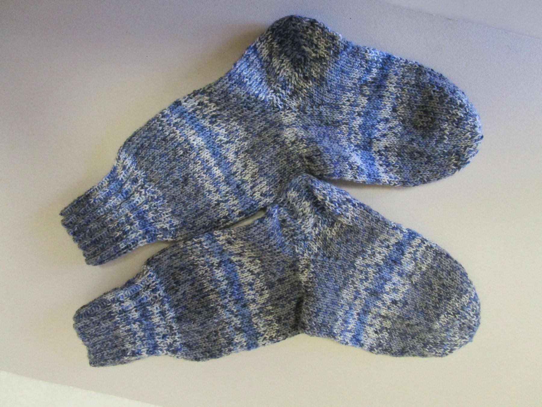 Calze: handgestrickte Socken Gr. 41 – Nuovo (secondo la descrizione) da Ursenbach venduto da gruenblau 2