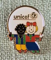 J635 - Pin unicef Kinder Seilspringen
