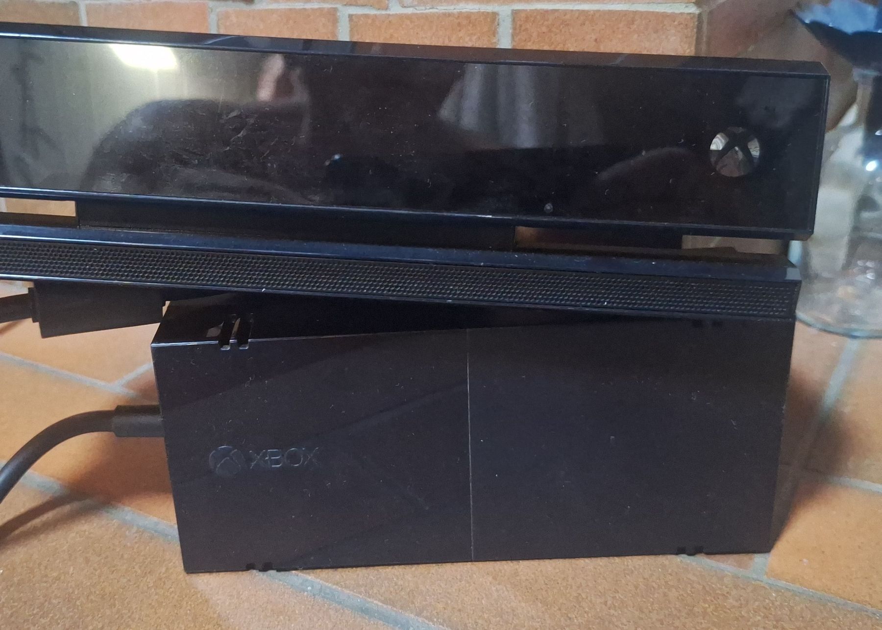 Microsoft Consoles: pièces de la console Xbox One – Défectueux à Tannay par v1n1p00h