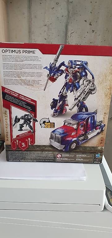 Statuette: OPTIMUS PRIME – Nuovo e nell'imballaggio originale da Buchs LU venduto da san_df8f 4