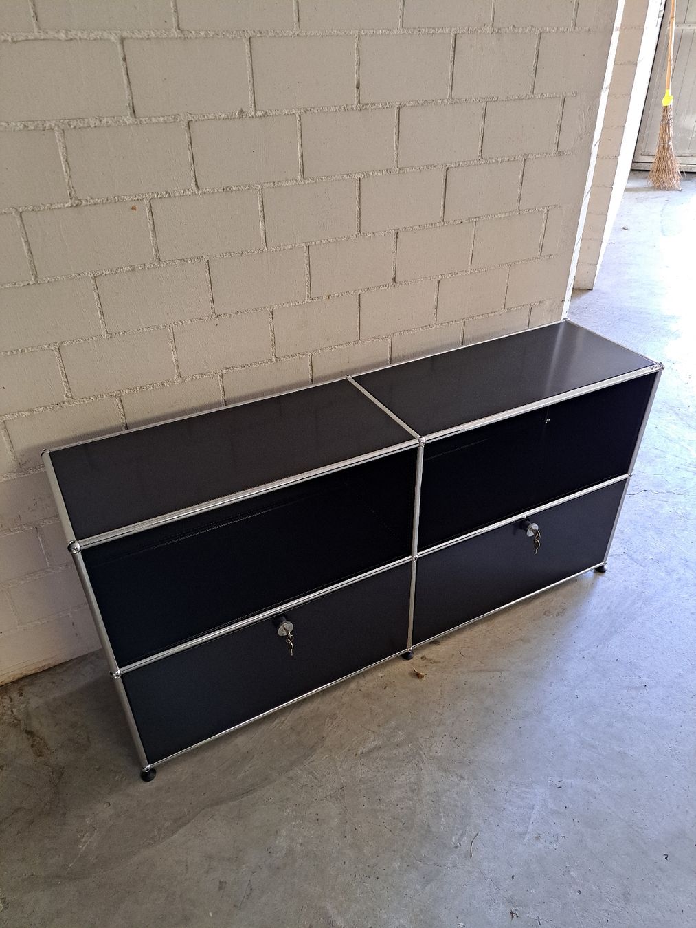 Cassettiere: USM Sideboard Schwarz – Usato da Zürich venduto da LUXUS2020