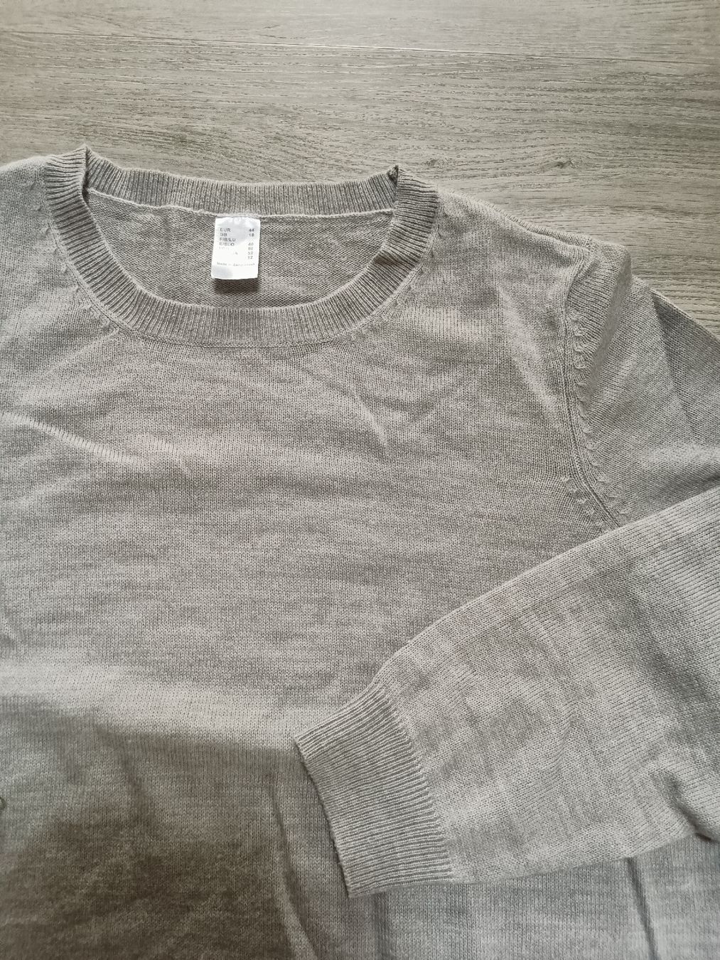 Pullover & Sweatshirts: Grauer Pullover 44 – Gebraucht aus Bätterkinden von Elefantenzoo 1