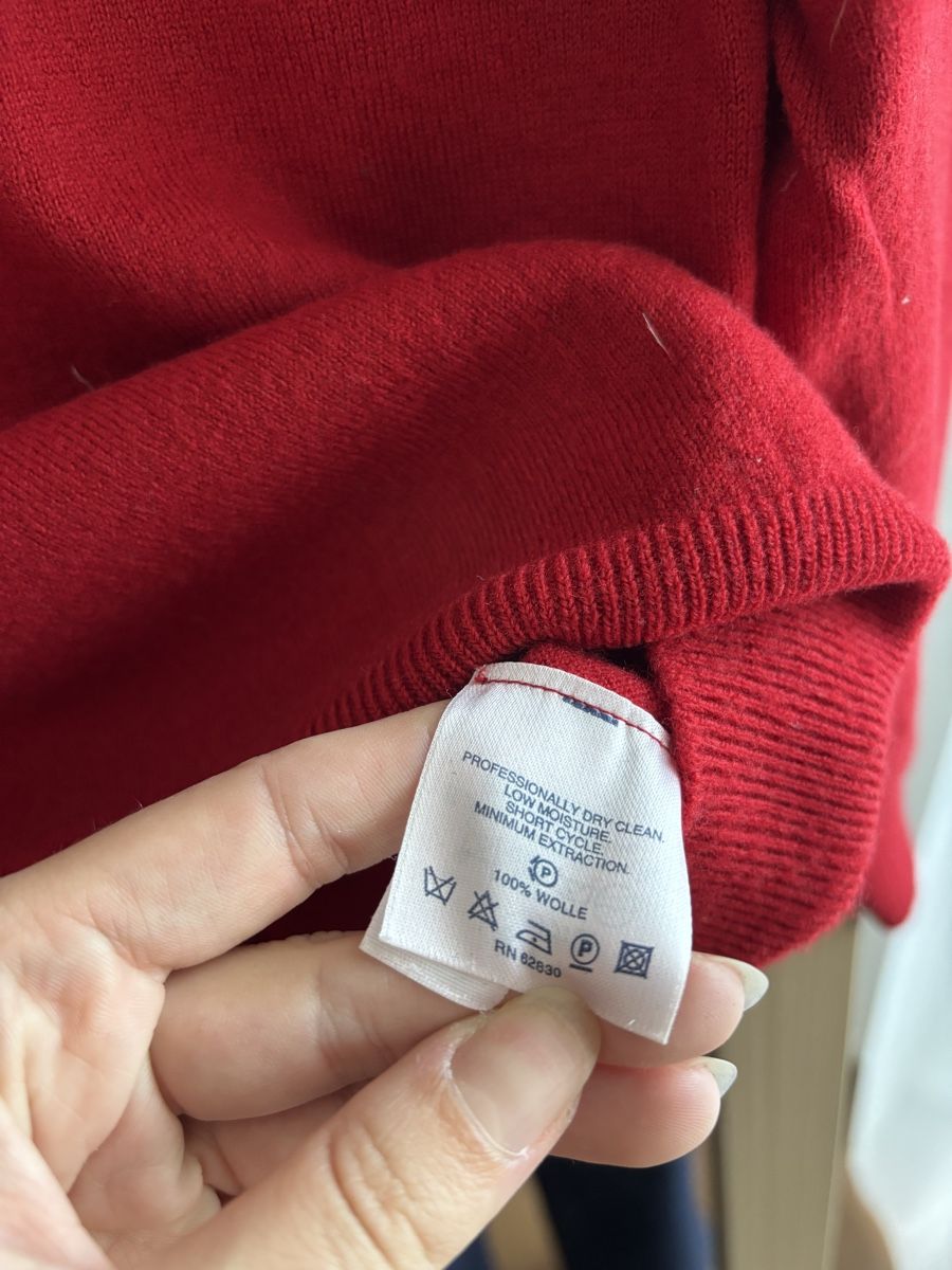Pullover & Sweatshirts: Red wool pullover  – Gebraucht aus Neuchâtel von dum_5xby 3