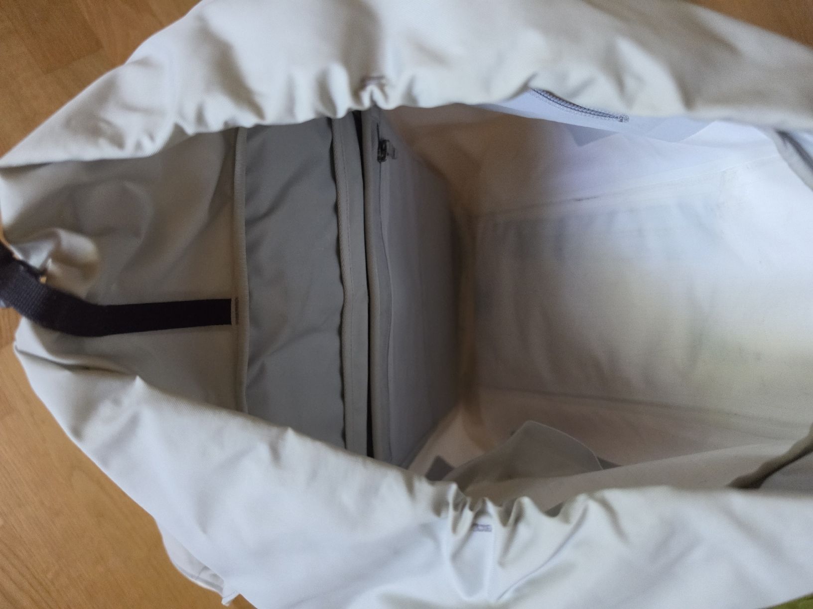 Arcteryx Zaini: Arcteryx Granville 25 weiss gebraucht – Usato da Frauenfeld venduto da Futewo19 1
