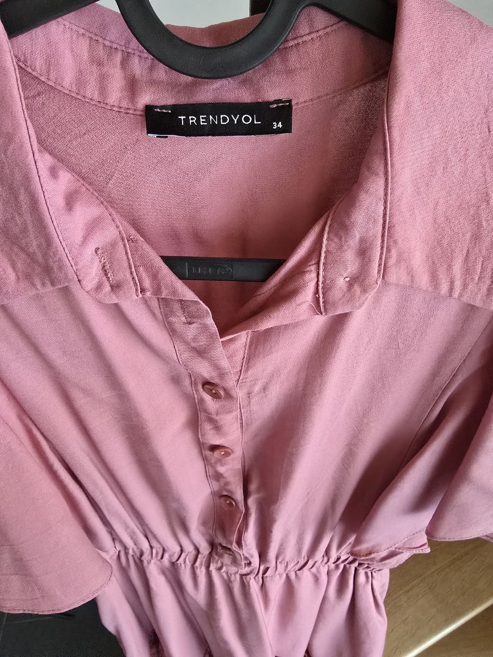 H&M Lotti di vestiti: 3 wunderschöne Sommerkleider in XS – Usato da Wolfwil venduto da chipsyyy 3