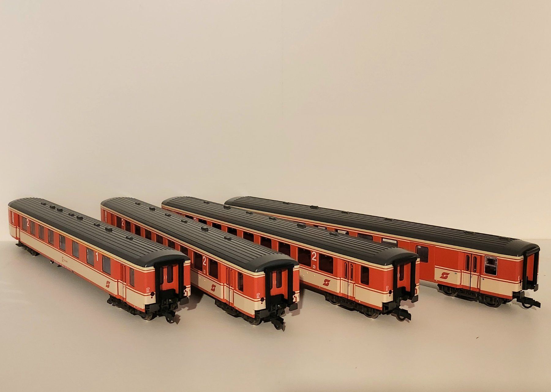 Roco Modellini di ferrovie: Roco 4er Set: ÖBB Schlierenwagen – Usato da Wittenwil venduto da ced_q8j7 6