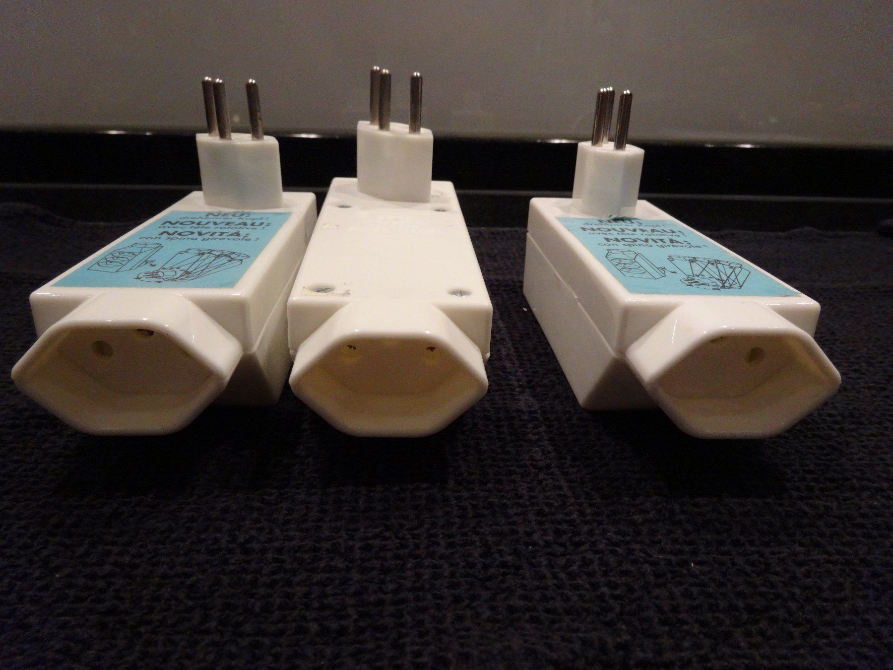 Alimentazione elettrica: 3 Allzweckstecker weiss drehbar 4 Eingänge – Usato da Neerach venduto da jenny062 4