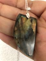 Pendentif en pierre Labradorite