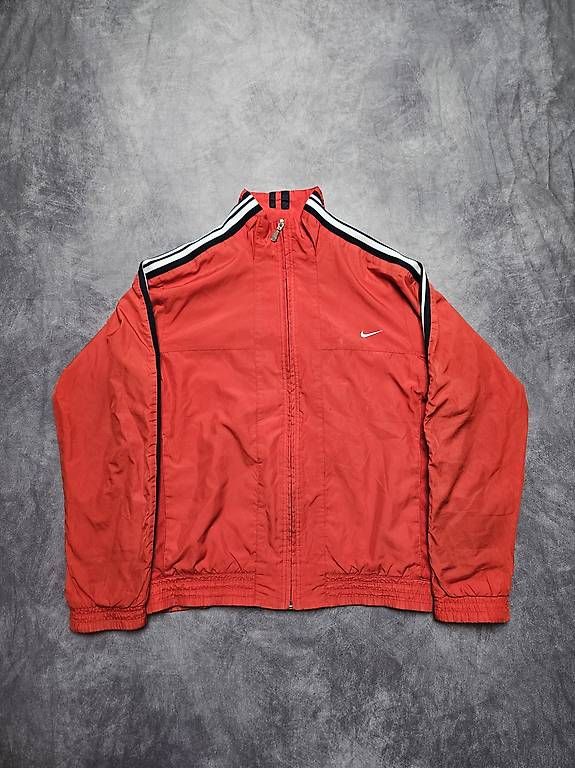 Giacche: Nike red zip up windbreaker jacket – Usato da Neuenegg venduto da aro_6cfh