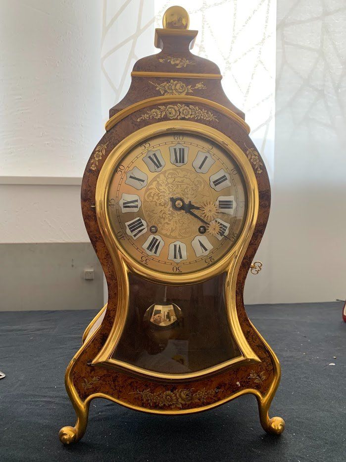 Zenith Orologi da terra & Orologi da parete: Antike Neueburger Pendule von Zenith – Usato da Altdorf UR venduto da Regulo