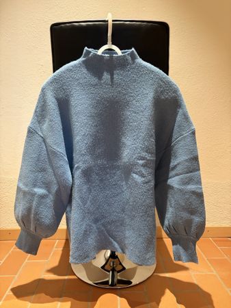 Pull col montant bleu clair