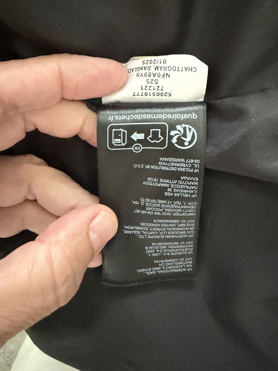 North Face Lotti di vestiti: The North Face Jacket - Black - gr 12 y- Excellent Condition – Usato da Zürich venduto da kas_g26m 7